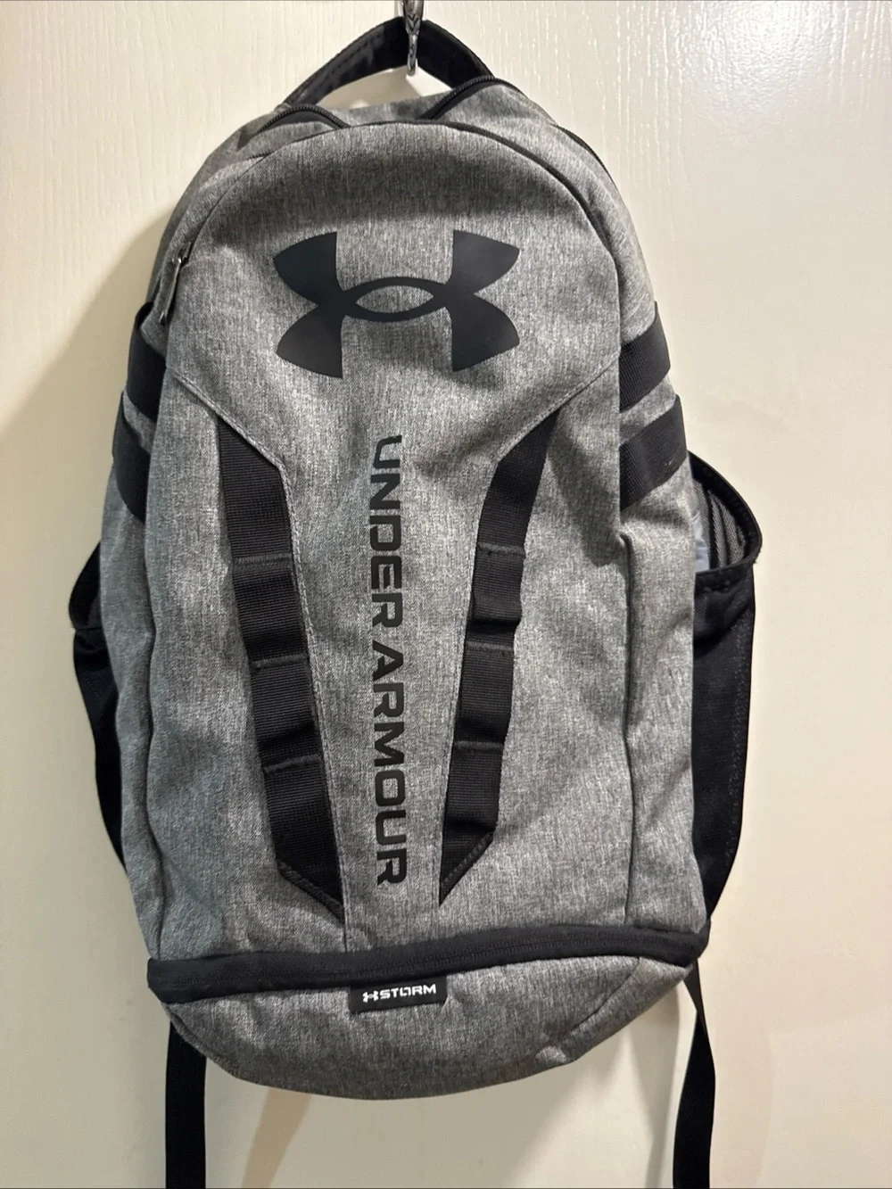 Under Armour Gray and Black Men’s Backpack excellent travel